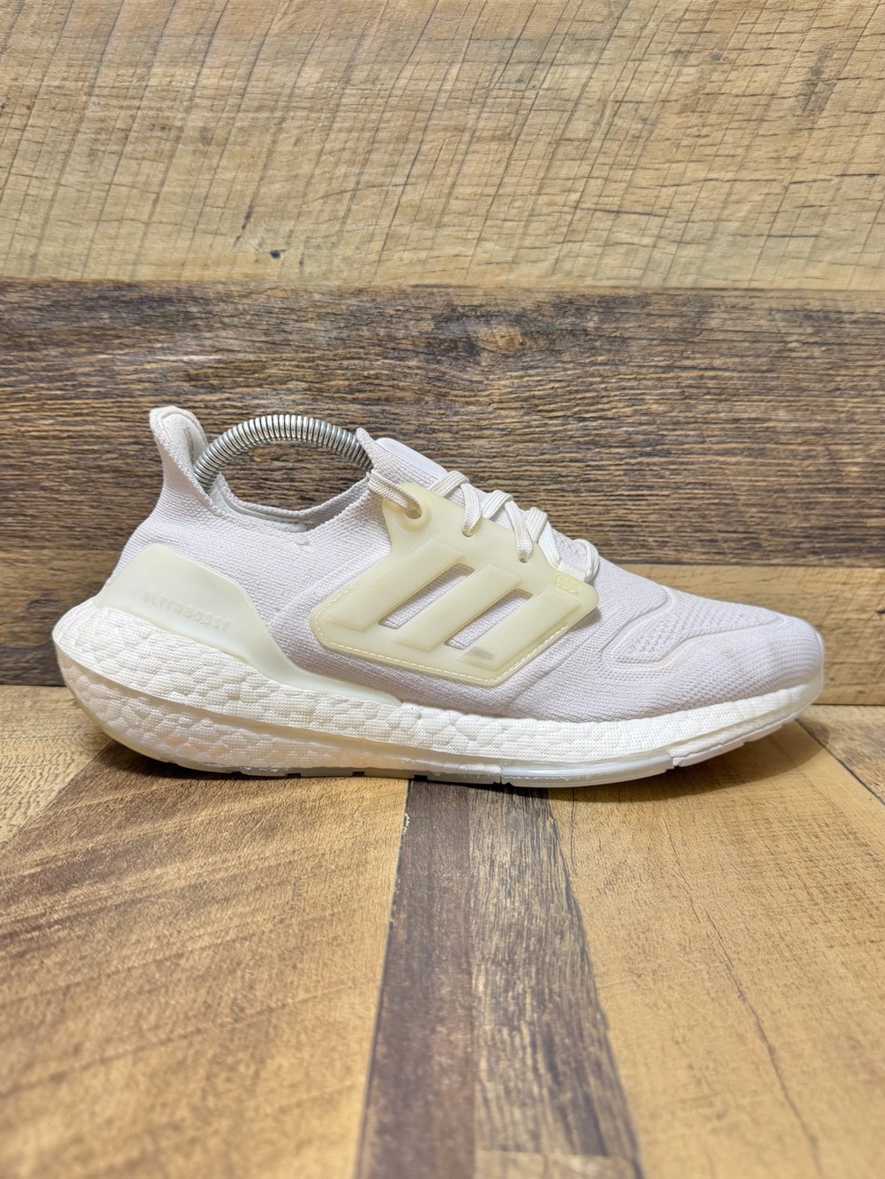 Adidas Ultraboost 22 Triple White Athletic Running Shoes GX5590 Size 9 Women